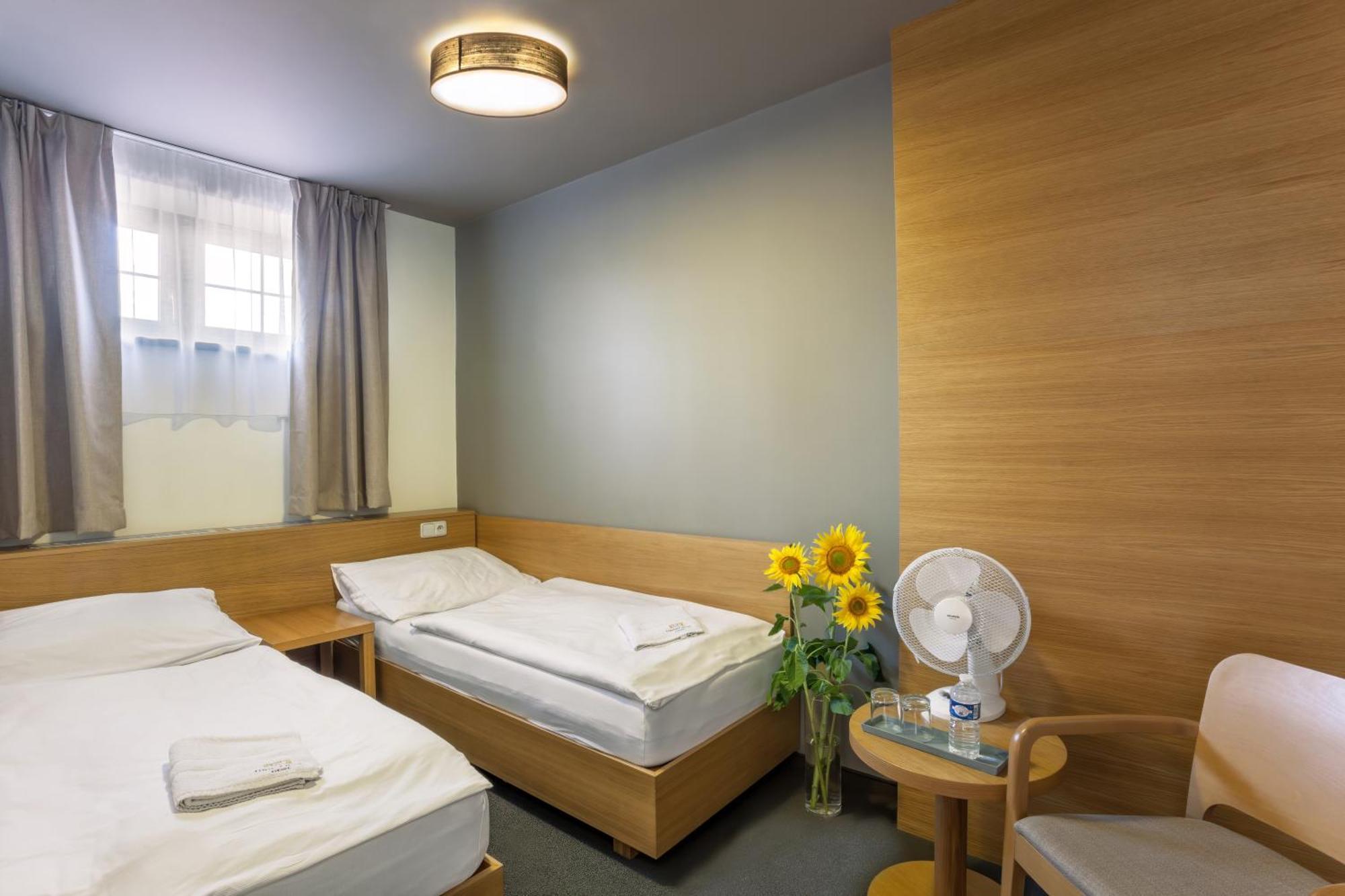 Hotel Lidovy Dum Bzenec Eksteriør billede