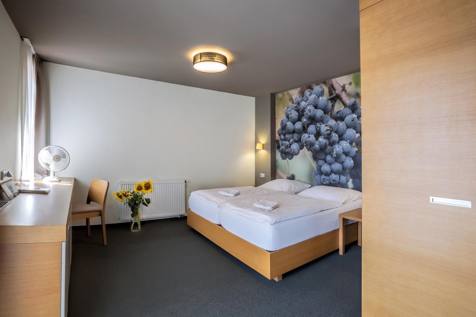Hotel Lidovy Dum Bzenec Eksteriør billede